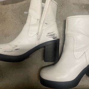 UO URBAN OUTFITTERS PLATFORM BOOT